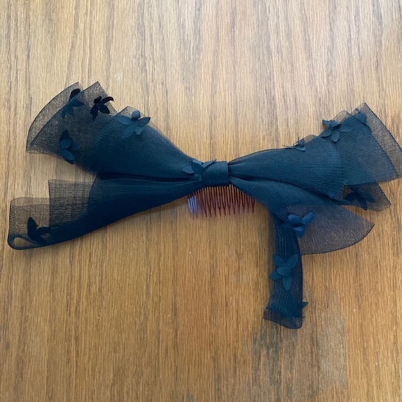 VINTAGE black tulle hair bow on comb - Picture 1 of 2